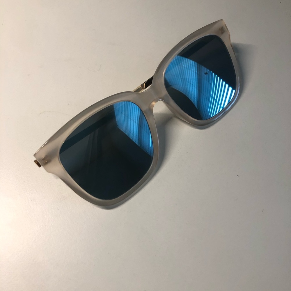 Very cute sun glasses